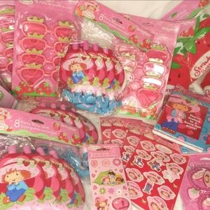 Ultimate Strawberry Shortcake Party Kit whole class 32 hats 40 goodie bags